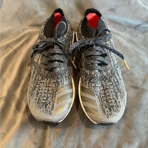 Men’s gray adidas Ultraboost sneakers size 10.5